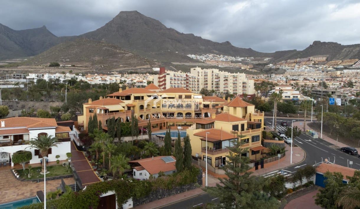 3 soveværelse Lejlighed til salg i Playa del Duque med swimmingpool - € 525.000 (Ref: 8759144)