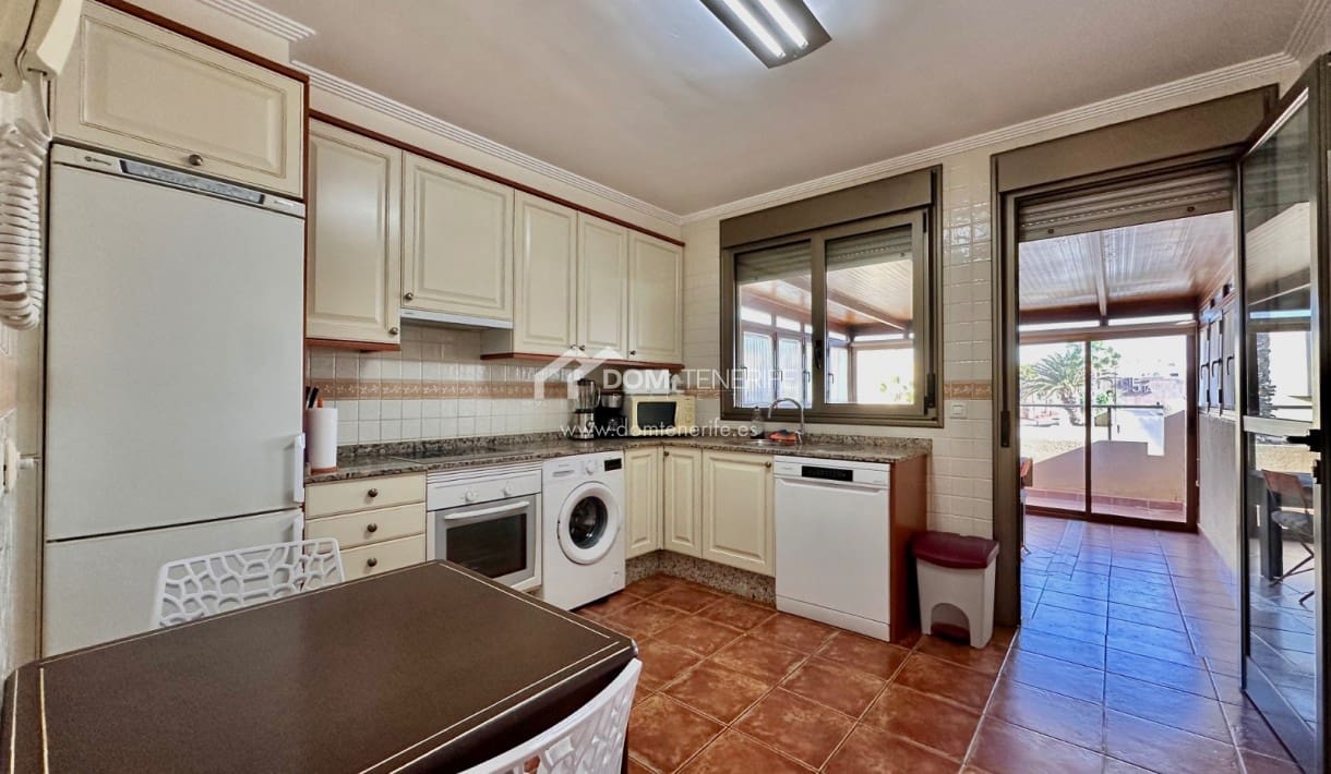 2 soveværelse Byhus til salg i La Tejita med swimmingpool - € 390.000 (Ref: 8788061)