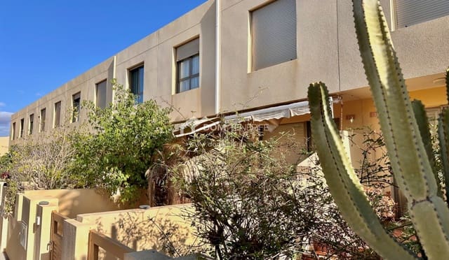 2 bedroom Townhouse for sale in La Tejita, Granadilla de Abona with pool - € 390,000 (Ref: 8788061)