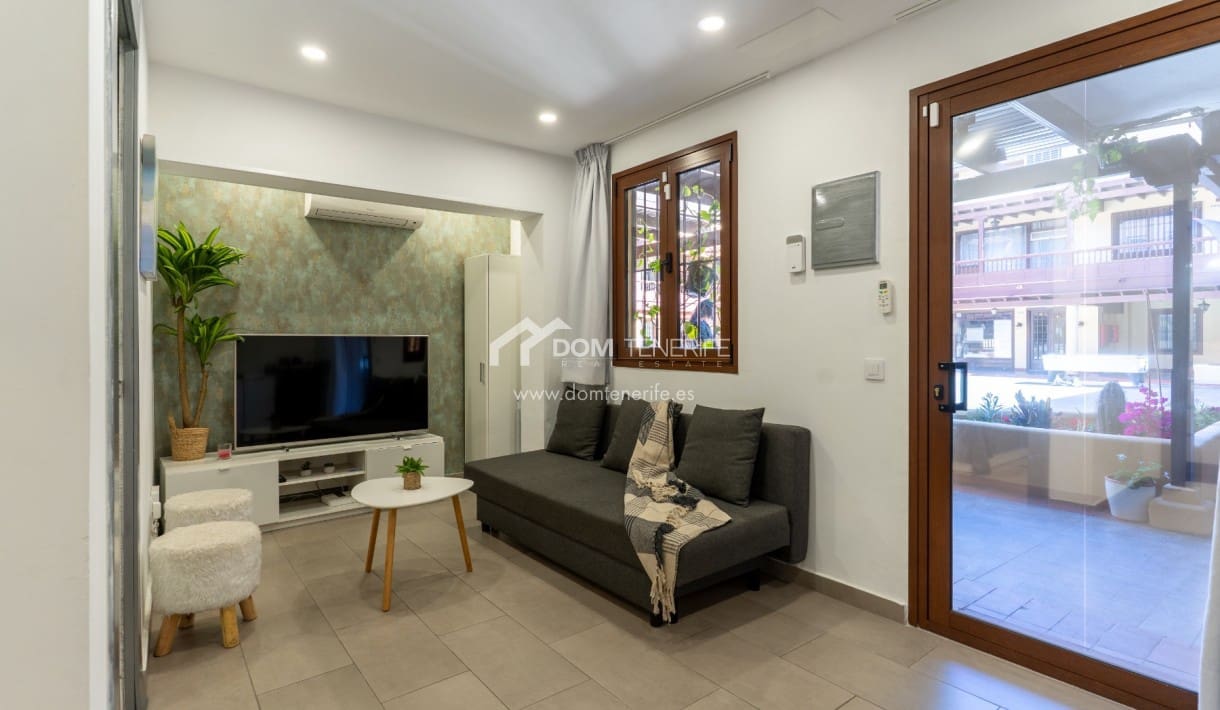 1 makuuhuone Huoneisto myytävänä paikassa Playa de las Americas - 300 000 € (Ref: 8873208)