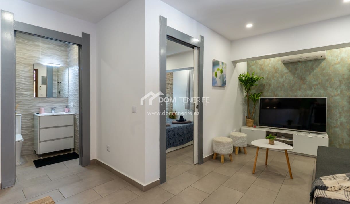 1 makuuhuone Huoneisto myytävänä paikassa Playa de las Americas - 300 000 € (Ref: 8873208)