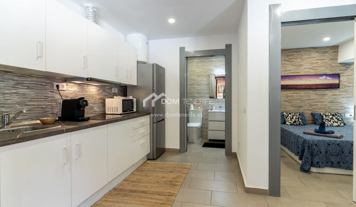 1 makuuhuone Huoneisto myytävänä paikassa Playa de las Americas - 300 000 € (Ref: 8873208)