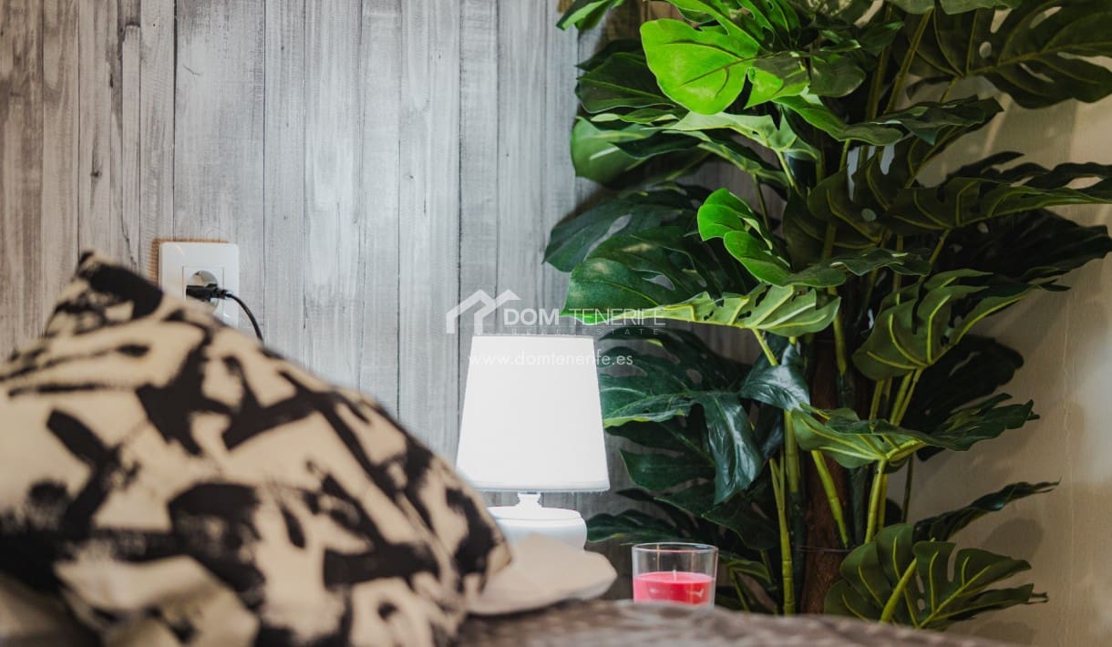 1 makuuhuone Huoneisto myytävänä paikassa Playa de las Americas - 300 000 € (Ref: 8873208)