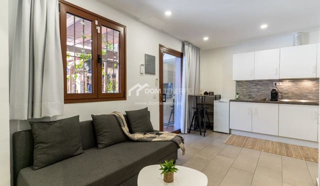 1 chambre Appartement à vendre à Playa de las Americas, Arona - 300 000 € (Ref: 8873208)