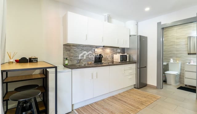 1 chambre Appartement à vendre à Playa de las Americas, Arona - 300 000 € (Ref: 8873208)