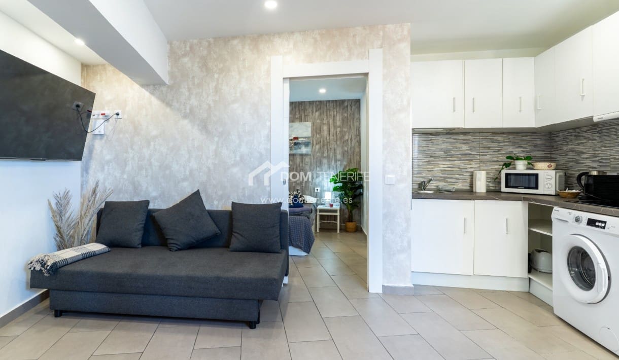 1 bedroom Apartment for sale in Playa de las Americas - € 300,000 (Ref: 8873209)