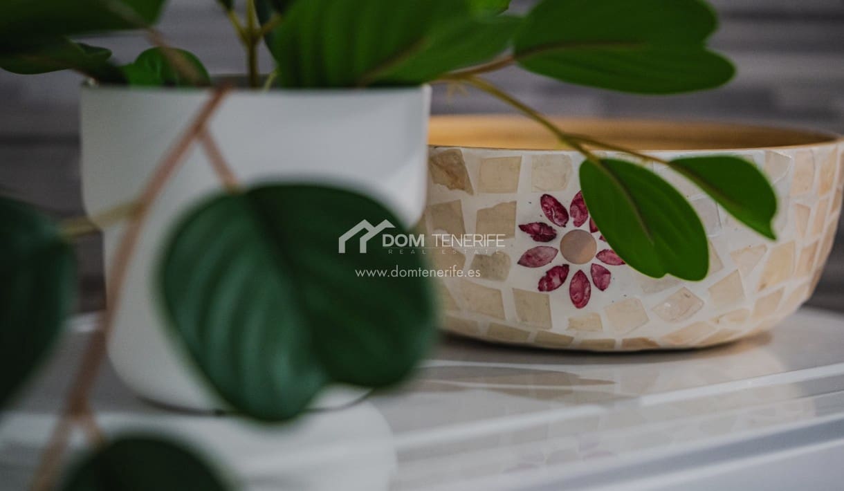 1 bedroom Apartment for sale in Playa de las Americas - € 300,000 (Ref: 8873209)