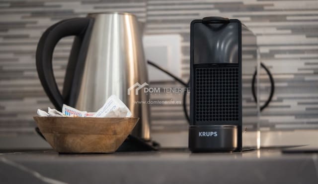 1 soveværelse Lejlighed til salg i Playa de las Americas, Arona - € 300.000 (Ref: 8873209)