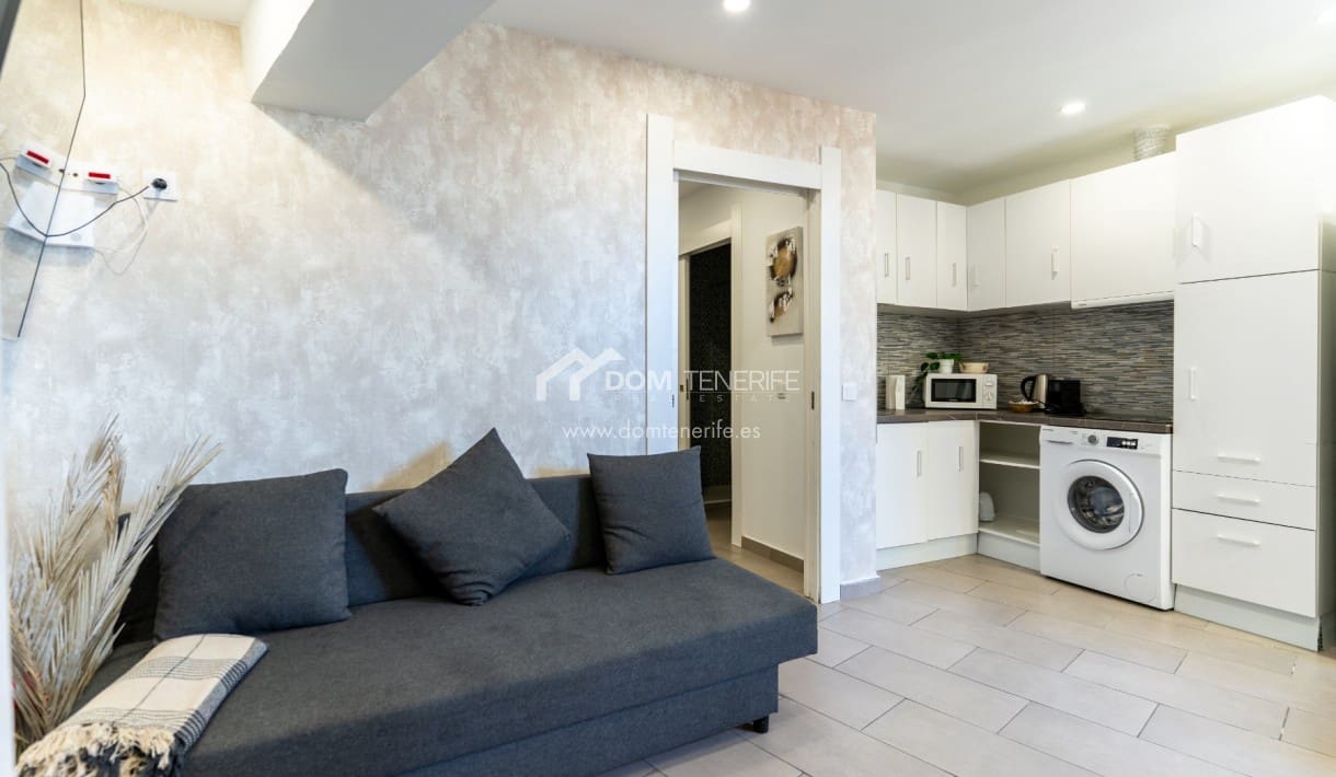 1 bedroom Apartment for sale in Playa de las Americas - € 300,000 (Ref: 8873209)