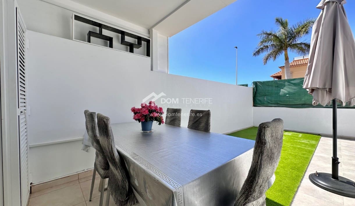 2 soveværelse Bungalow til leje i El Madronal med swimmingpool - € 1.300 (Ref: 8882180)