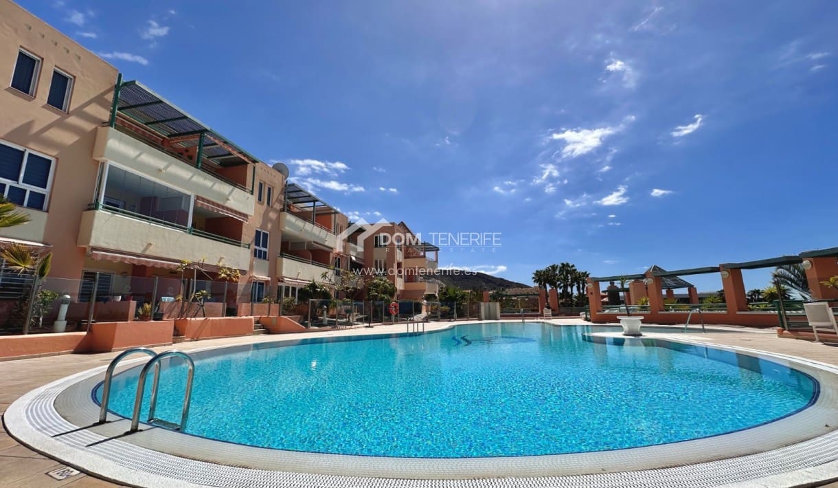 2 soveværelse Bungalow til leje i El Madronal med swimmingpool - € 1.300 (Ref: 8882180)