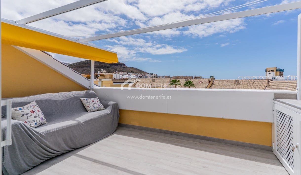 4 soveværelse Byhus til salg i Playa de las Americas med swimmingpool - € 890.000 (Ref: 8948251)