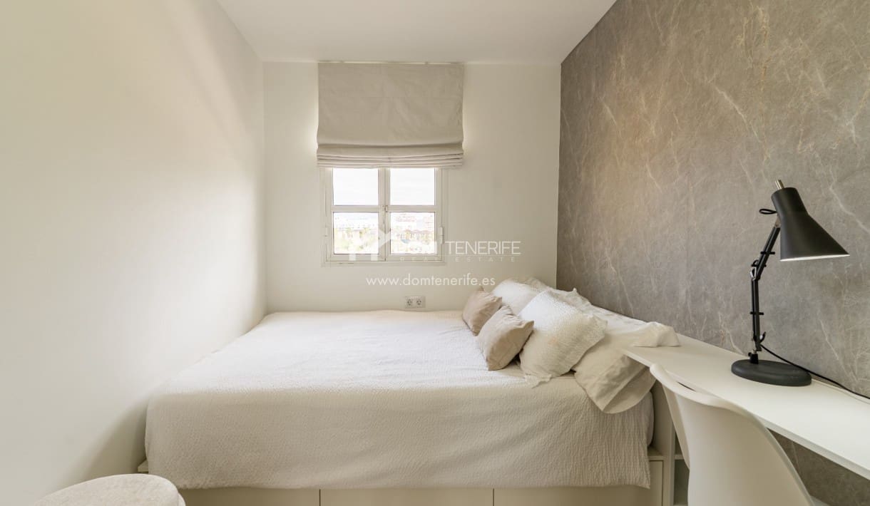 4 soveværelse Byhus til salg i Playa de las Americas med swimmingpool - € 890.000 (Ref: 8948251)