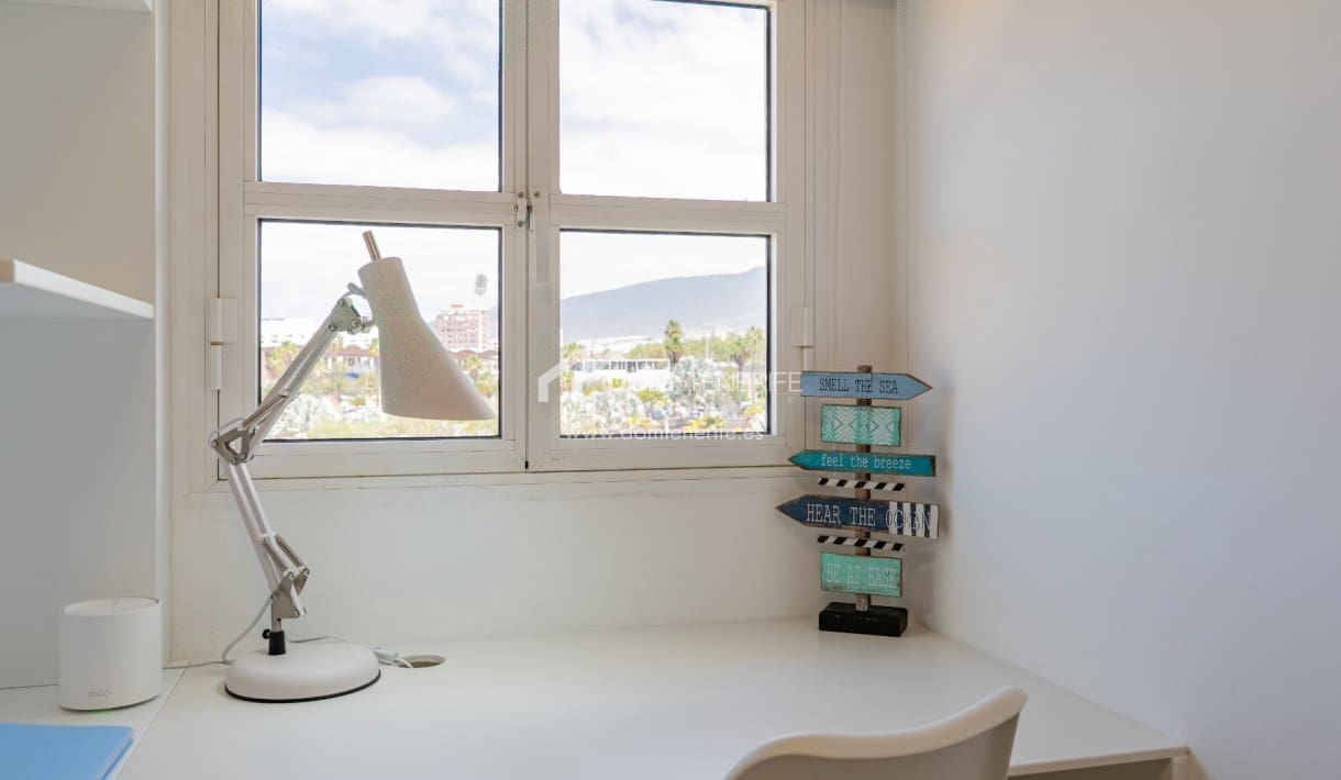 4 soveværelse Byhus til salg i Playa de las Americas med swimmingpool - € 890.000 (Ref: 8948251)