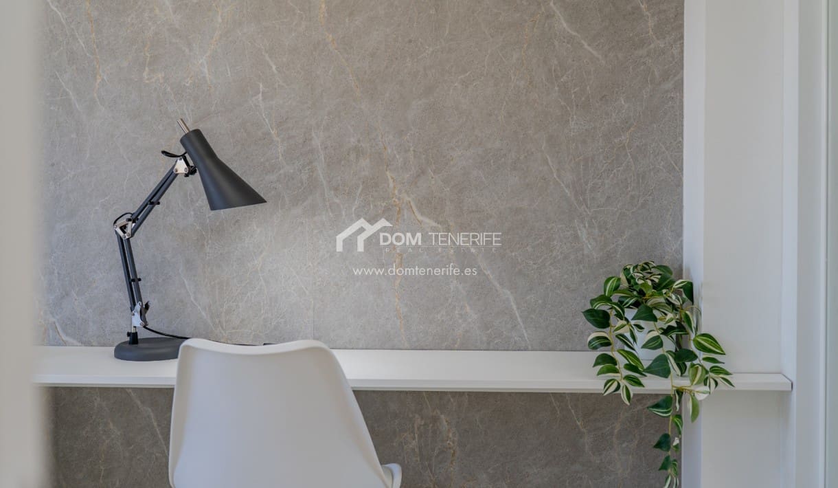 4 soveværelse Byhus til salg i Playa de las Americas med swimmingpool - € 890.000 (Ref: 8948251)