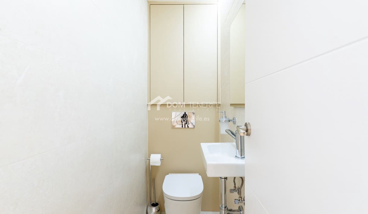 4 soveværelse Byhus til salg i Playa de las Americas med swimmingpool - € 890.000 (Ref: 8948251)