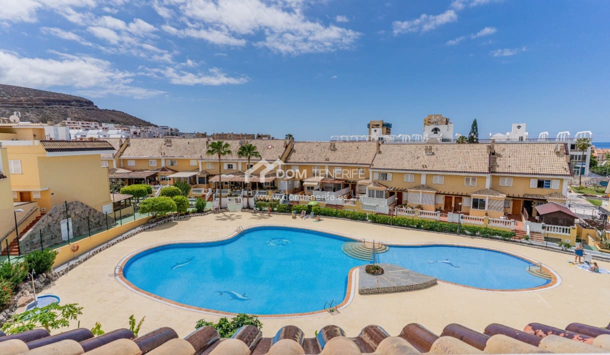 4 soveværelse Byhus til salg i Playa de las Americas med swimmingpool - € 890.000 (Ref: 8948251)