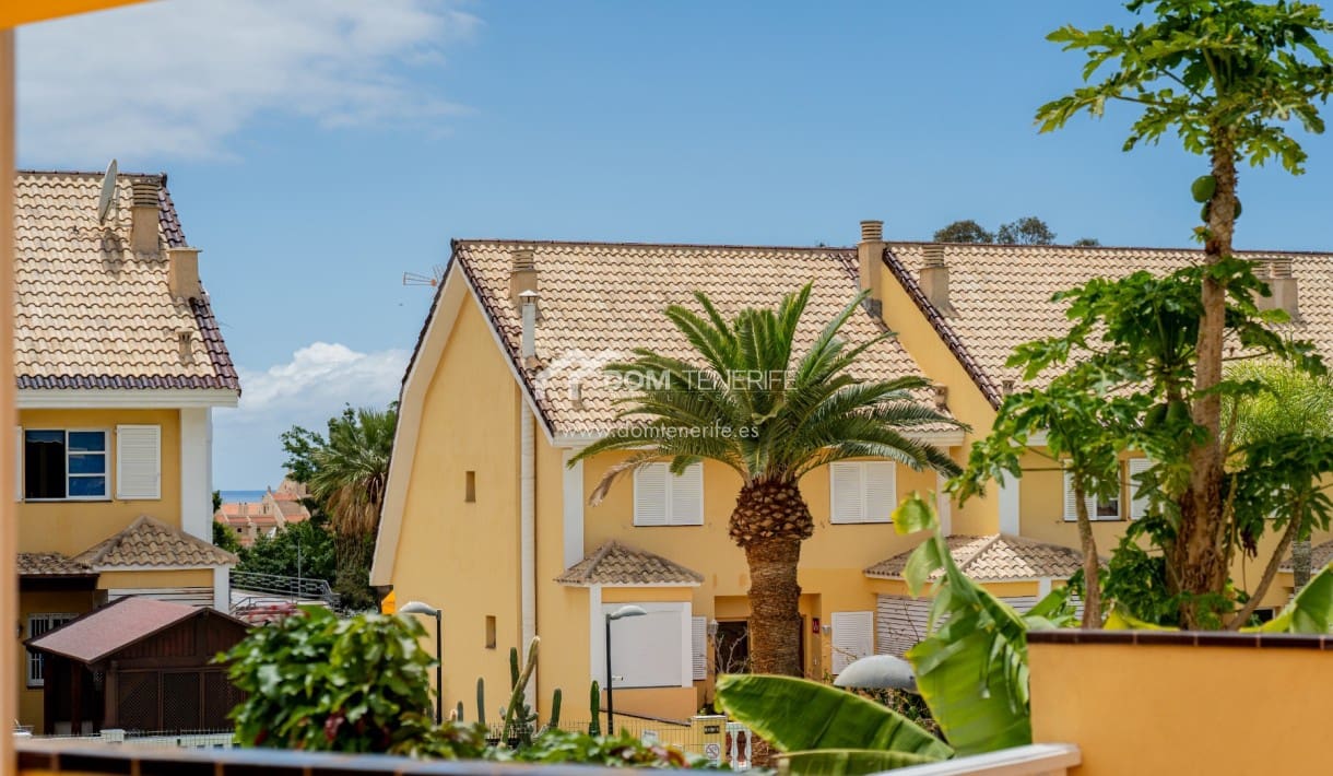 4 soveværelse Byhus til salg i Playa de las Americas med swimmingpool - € 890.000 (Ref: 8948251)