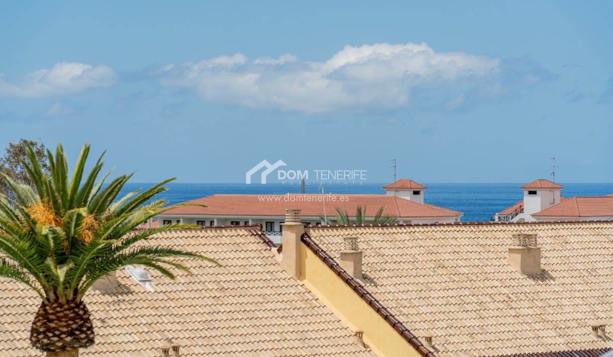 4 soveværelse Byhus til salg i Playa de las Americas med swimmingpool - € 890.000 (Ref: 8948251)