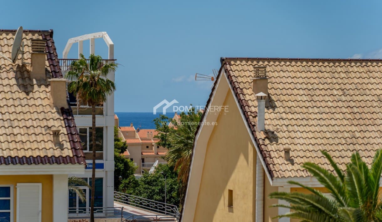 4 soveværelse Byhus til salg i Playa de las Americas med swimmingpool - € 890.000 (Ref: 8948251)