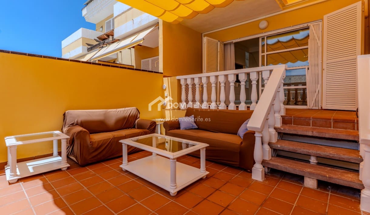 4 soveværelse Byhus til salg i Playa de las Americas med swimmingpool - € 890.000 (Ref: 8948251)