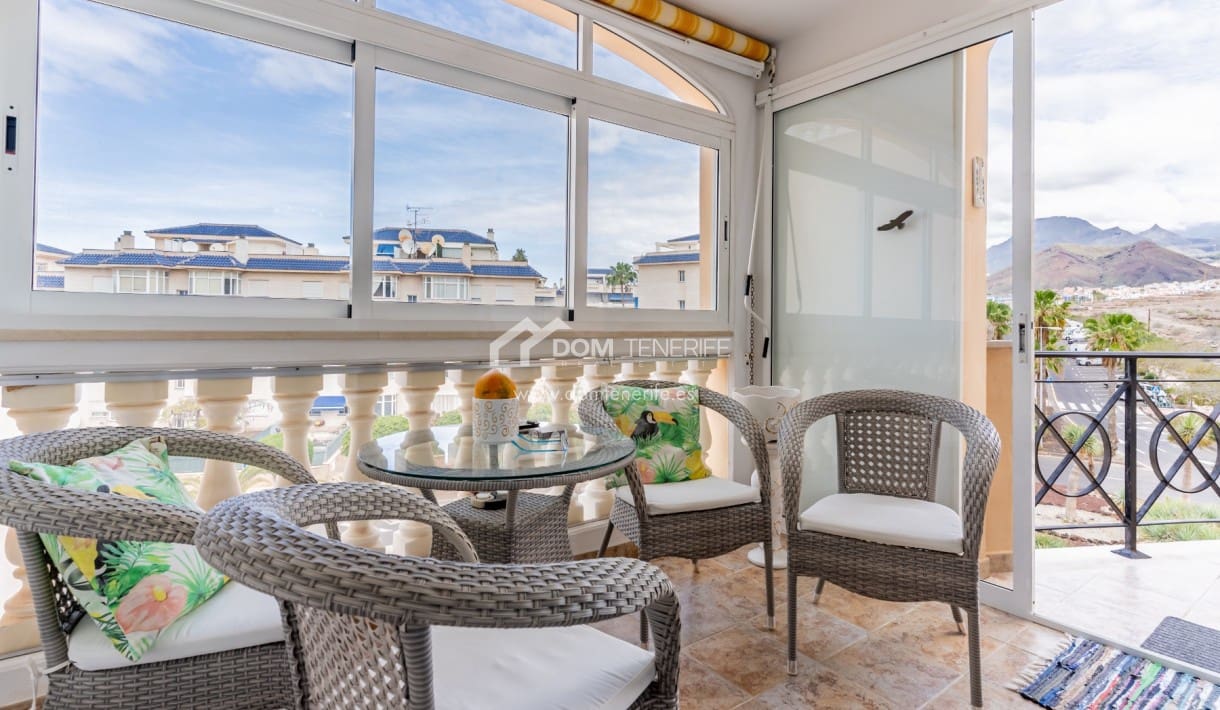 1 bedroom Apartment for sale in Los Cristianos with pool - € 310,000 (Ref: 8983404)