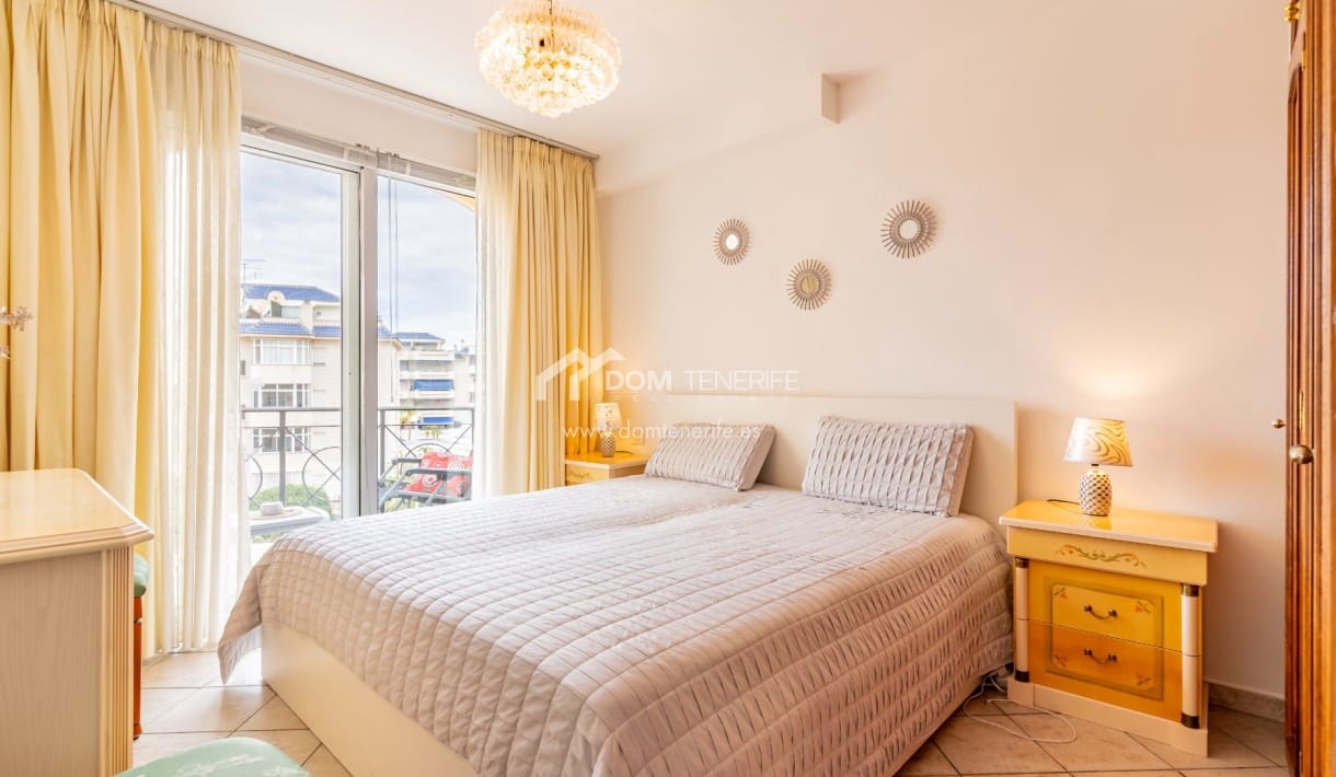 1 bedroom Apartment for sale in Los Cristianos with pool - € 310,000 (Ref: 8983404)