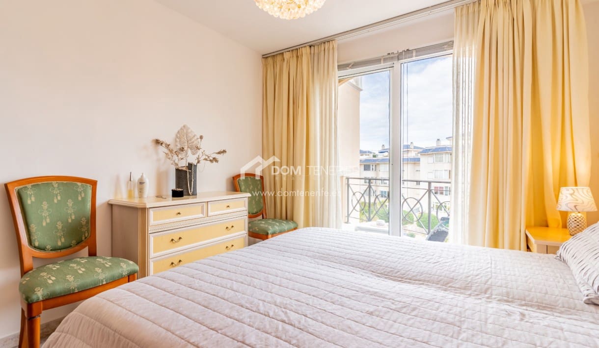 1 bedroom Apartment for sale in Los Cristianos with pool - € 310,000 (Ref: 8983404)