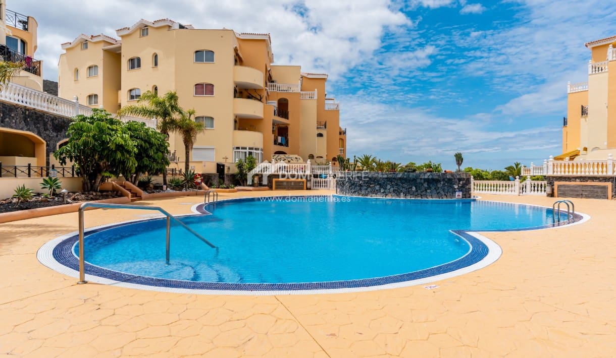1 bedroom Apartment for sale in Los Cristianos with pool - € 310,000 (Ref: 8983404)