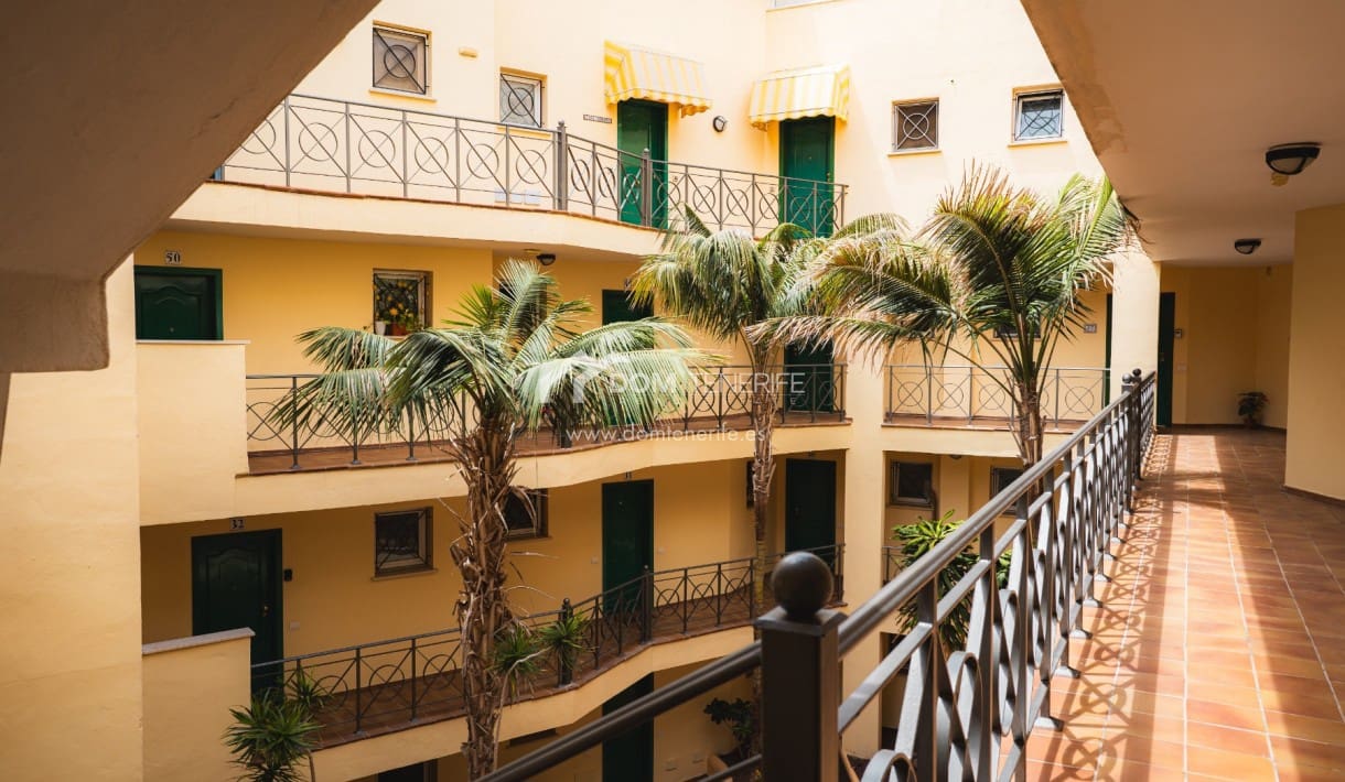 1 bedroom Apartment for sale in Los Cristianos with pool - € 310,000 (Ref: 8983404)