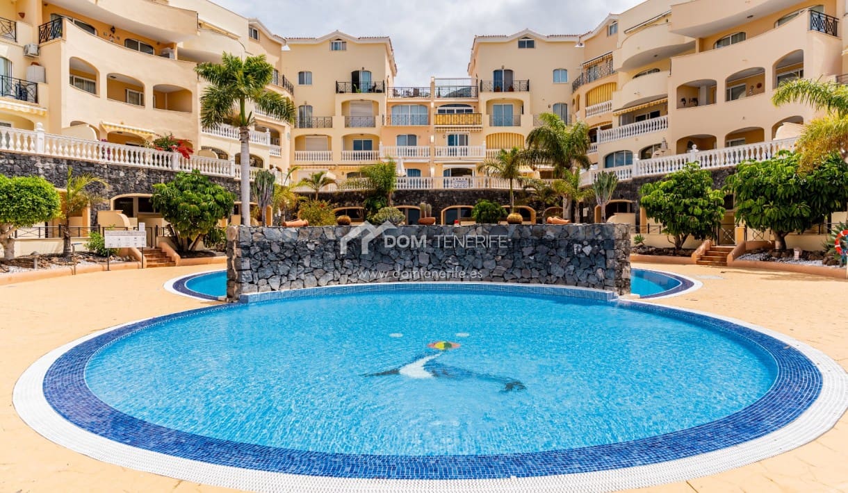1 bedroom Apartment for sale in Los Cristianos with pool - € 310,000 (Ref: 8983404)