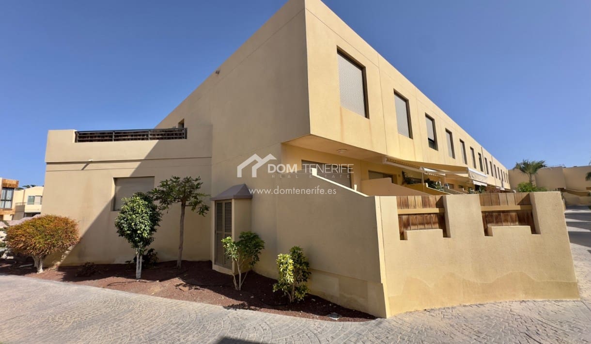 3 soveværelse Byhus til salg i La Tejita med swimmingpool - € 429.000 (Ref: 9006490)