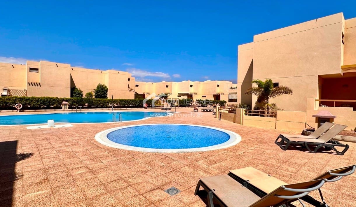 3 soveværelse Byhus til salg i La Tejita med swimmingpool - € 429.000 (Ref: 9006490)