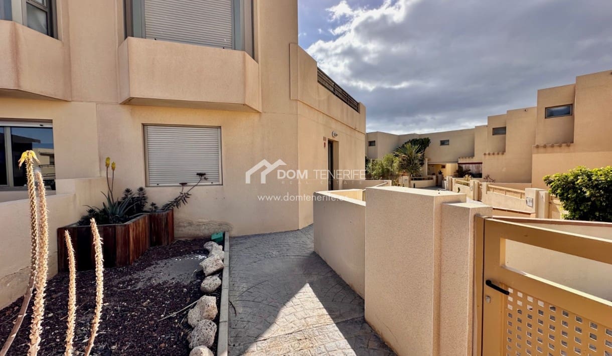 3 soveværelse Byhus til salg i La Tejita med swimmingpool - € 429.000 (Ref: 9006490)