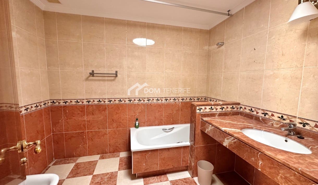 3 soveværelse Byhus til salg i La Tejita med swimmingpool - € 429.000 (Ref: 9006490)