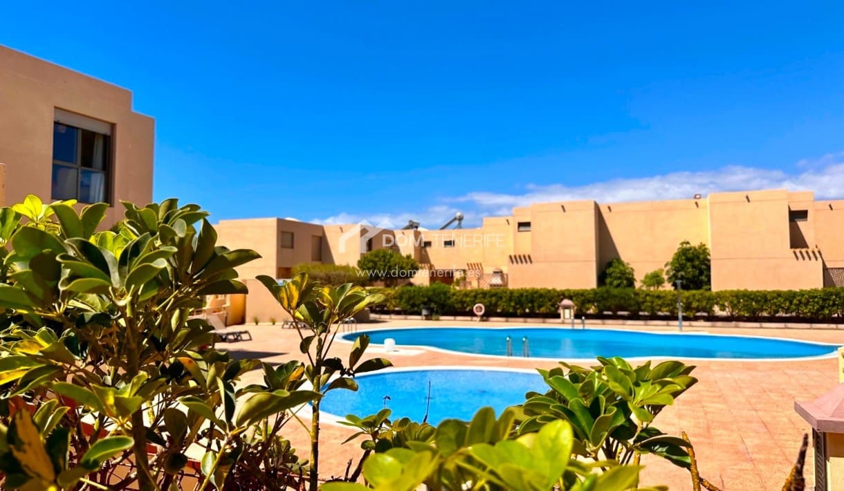 3 soveværelse Byhus til salg i La Tejita med swimmingpool - € 429.000 (Ref: 9006490)