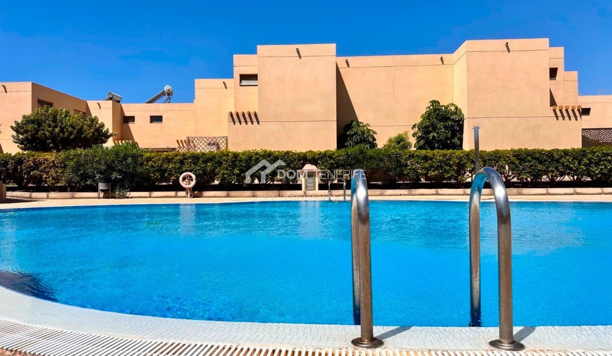 3 soveværelse Byhus til salg i La Tejita med swimmingpool - € 429.000 (Ref: 9006490)