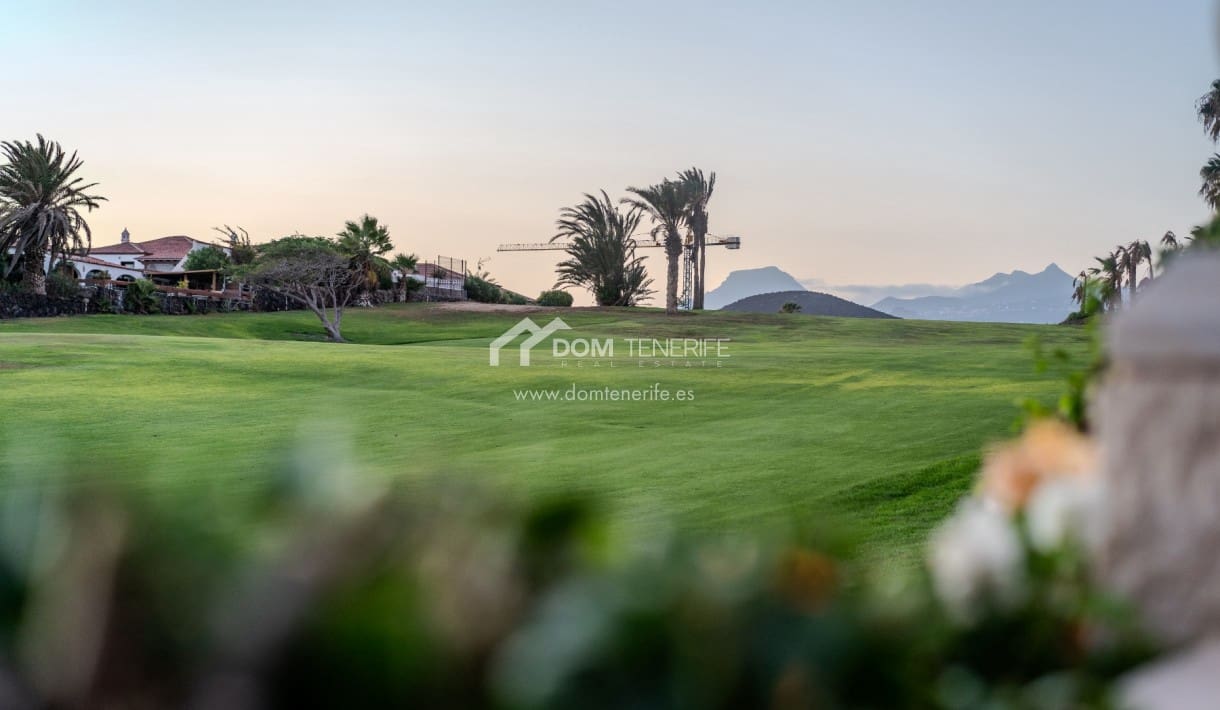 3 soveværelse Villa til salg i Amarilla Golf med swimmingpool garage - € 1.590.000 (Ref: 9013212)