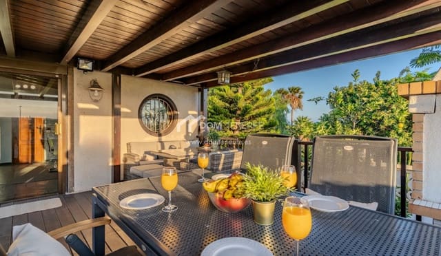 3 soveværelse Villa til salg i Amarilla Golf, San Miguel de Abona med swimmingpool garage - € 1.590.000 (Ref: 9013212)