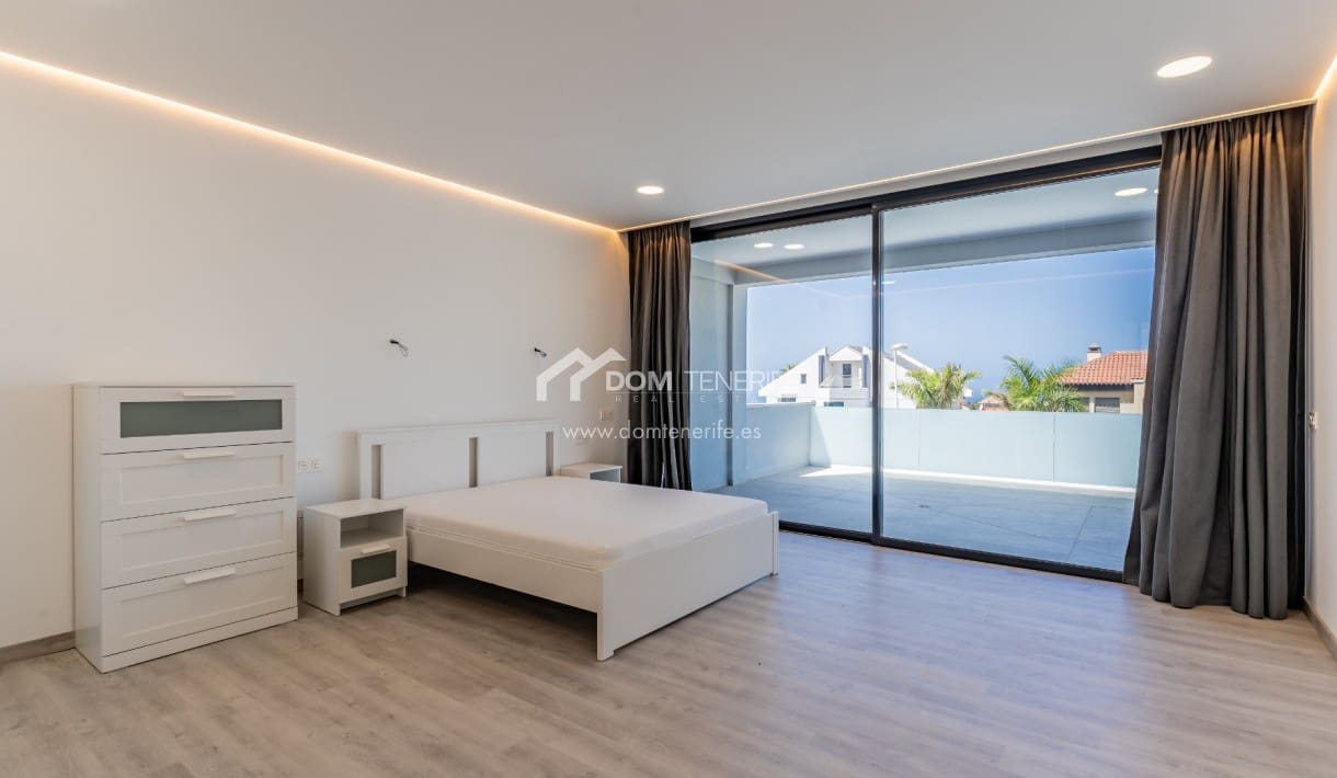 4 soveværelse Villa til salg i Adeje med swimmingpool garage - € 1.850.000 (Ref: 9148765)