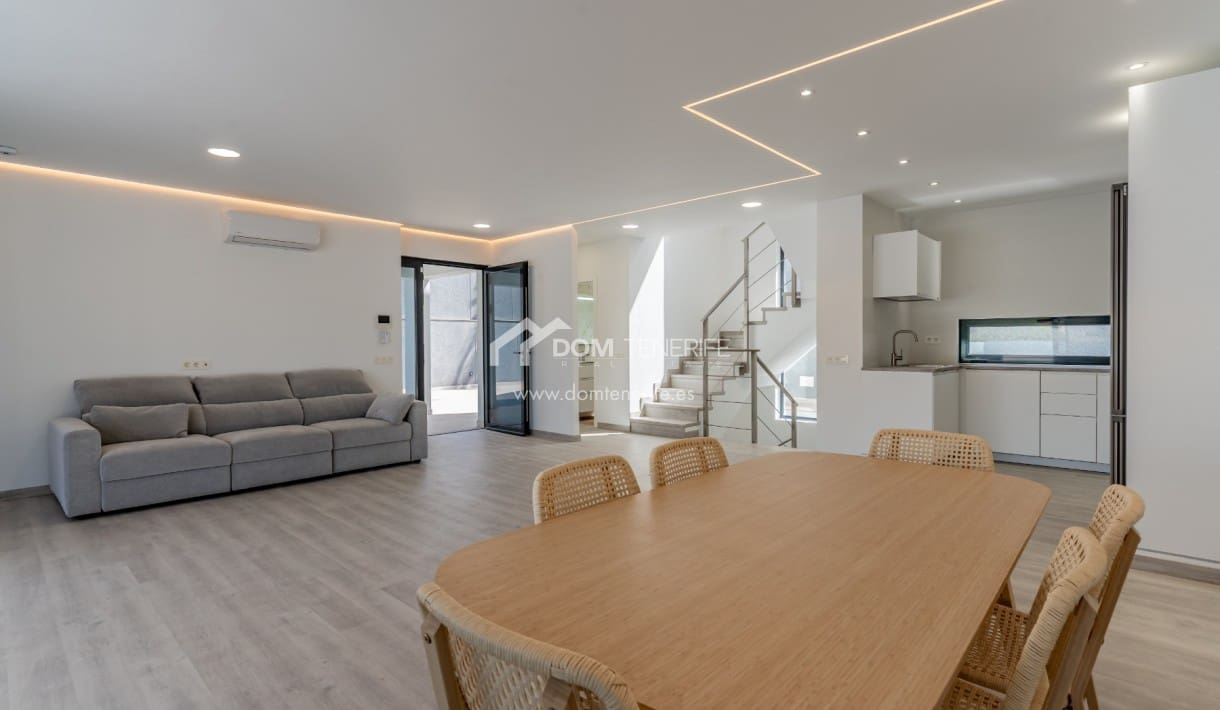 4 soveværelse Villa til salg i Adeje med swimmingpool garage - € 1.850.000 (Ref: 9148765)