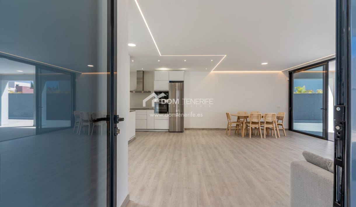 4 soveværelse Villa til salg i Adeje med swimmingpool garage - € 1.850.000 (Ref: 9148765)