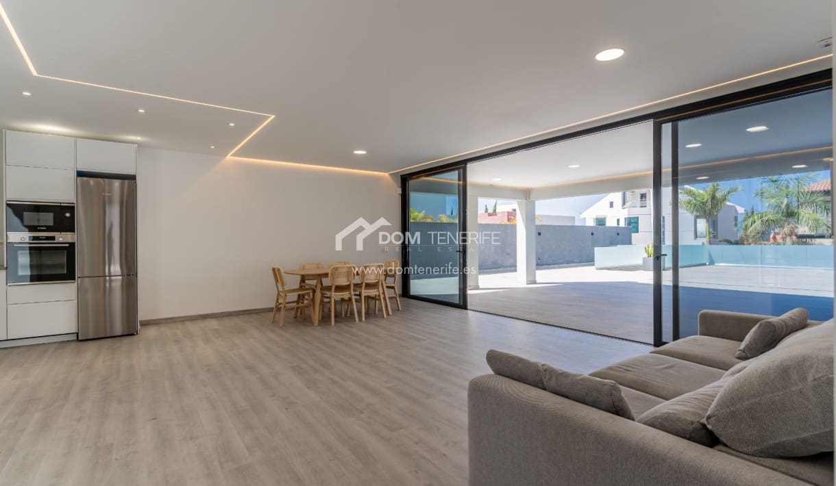 4 soveværelse Villa til salg i Adeje med swimmingpool garage - € 1.850.000 (Ref: 9148765)