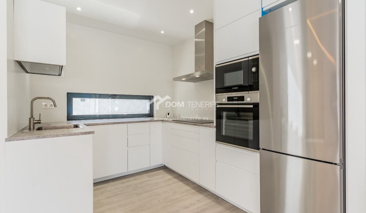 4 soveværelse Villa til salg i Adeje med swimmingpool garage - € 1.850.000 (Ref: 9148765)