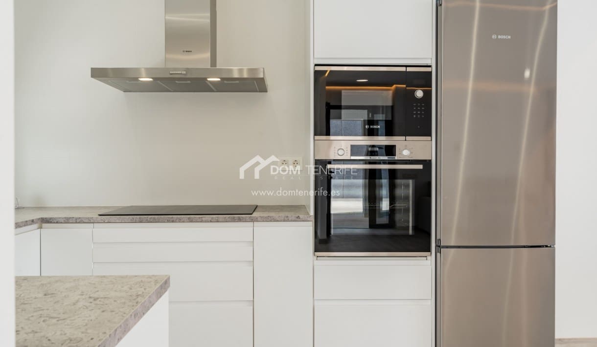 4 soveværelse Villa til salg i Adeje med swimmingpool garage - € 1.850.000 (Ref: 9148765)