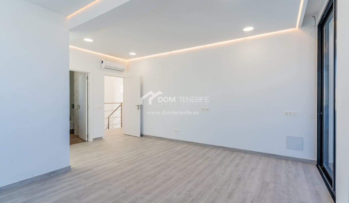 4 soveværelse Villa til salg i Adeje med swimmingpool garage - € 1.850.000 (Ref: 9148765)