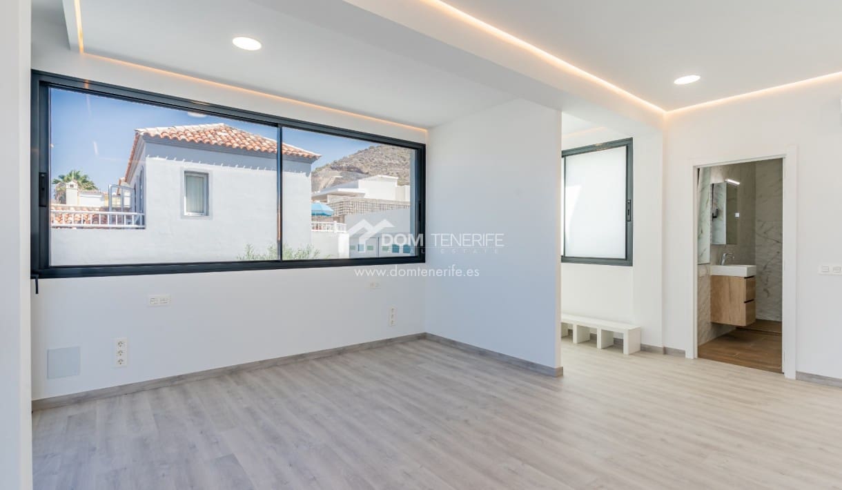 4 soveværelse Villa til salg i Adeje med swimmingpool garage - € 1.850.000 (Ref: 9148765)