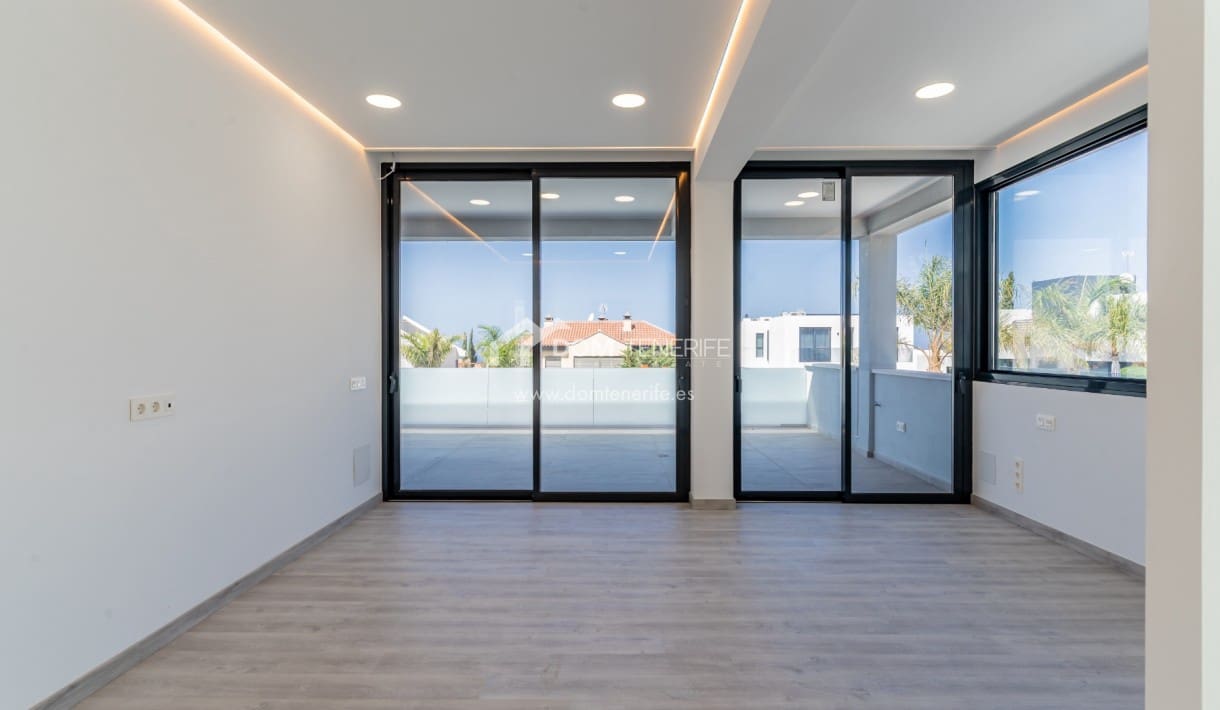 4 soveværelse Villa til salg i Adeje med swimmingpool garage - € 1.850.000 (Ref: 9148765)