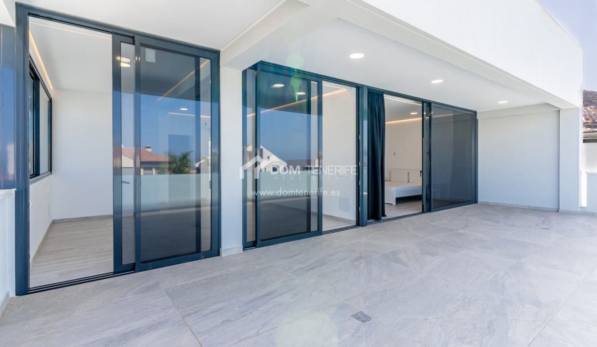 4 soveværelse Villa til salg i Adeje med swimmingpool garage - € 1.850.000 (Ref: 9148765)