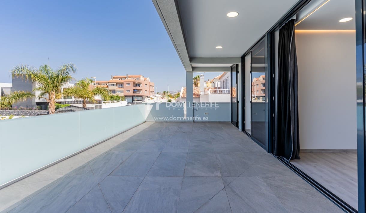 4 soveværelse Villa til salg i Adeje med swimmingpool garage - € 1.850.000 (Ref: 9148765)